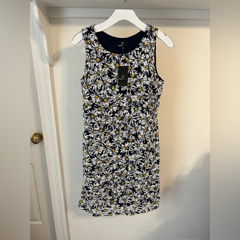 NWT Ronni Nicole Navy and White Daisy Mini Dress